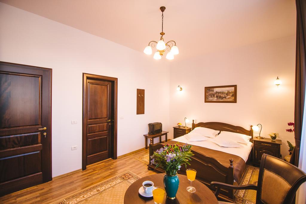 Hotel Karlhof Sebeş Pokój zdjęcie