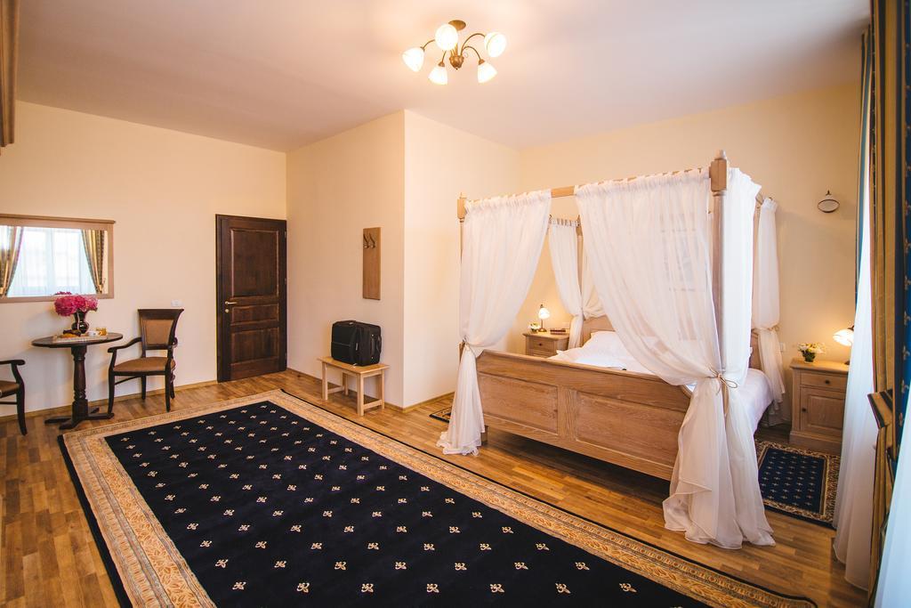 Hotel Karlhof Sebeş Pokój zdjęcie